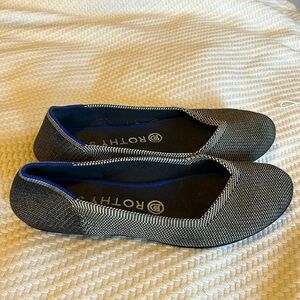 Rothy’s size 8 navy and khaki flats